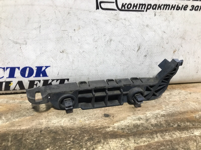 Клипса бампера Honda Civic 2001 EU3 D17A перед лев