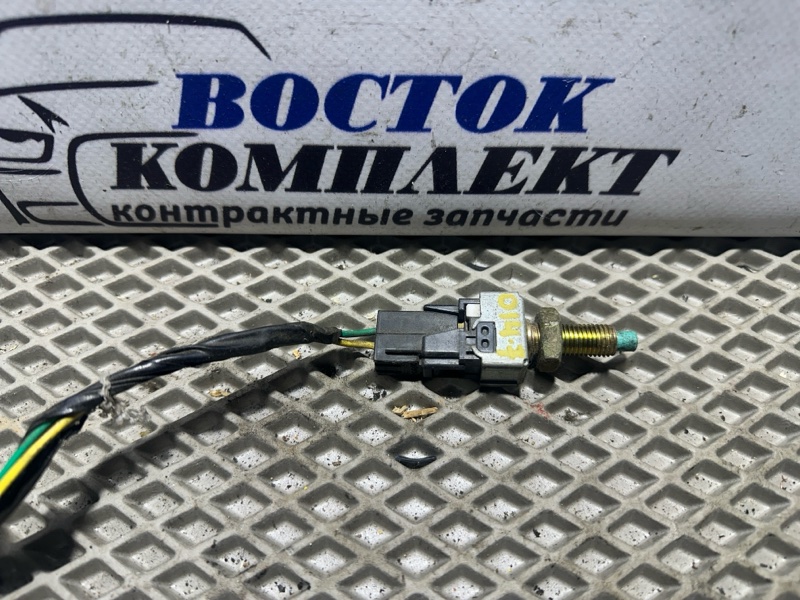 Концевик под педаль тормоза Mazda Bongo Brawny 1999 SK56M WL