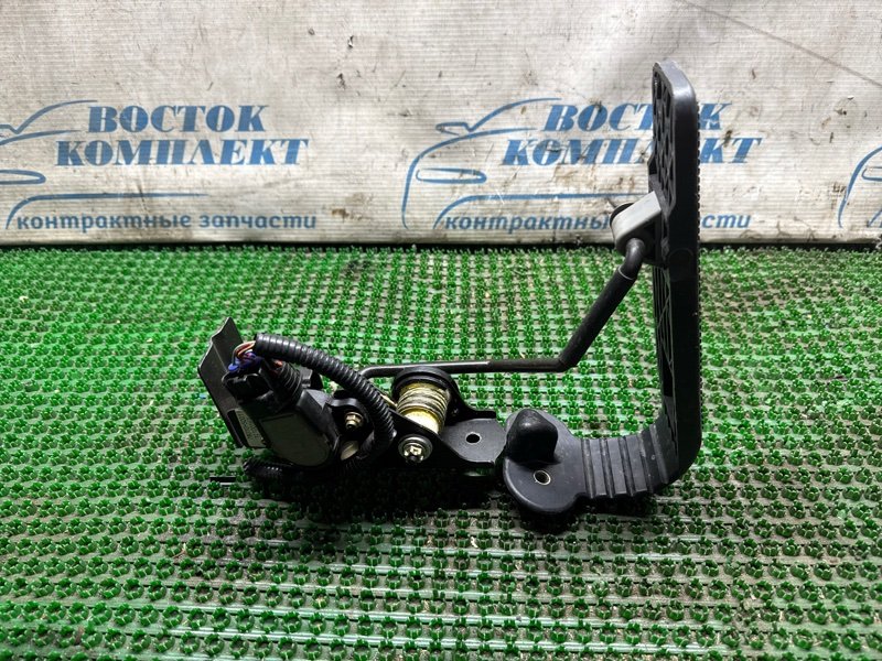Педаль газа Toyota Celsior UCF31 3UZ-FE