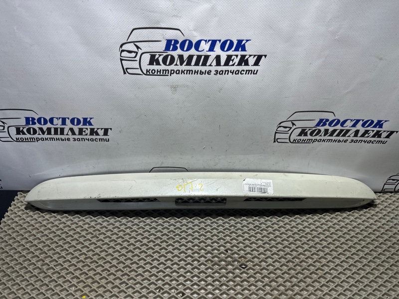 Накладка на дверь багажника Mitsubishi Colt Plus 2006 Z24W 4A91