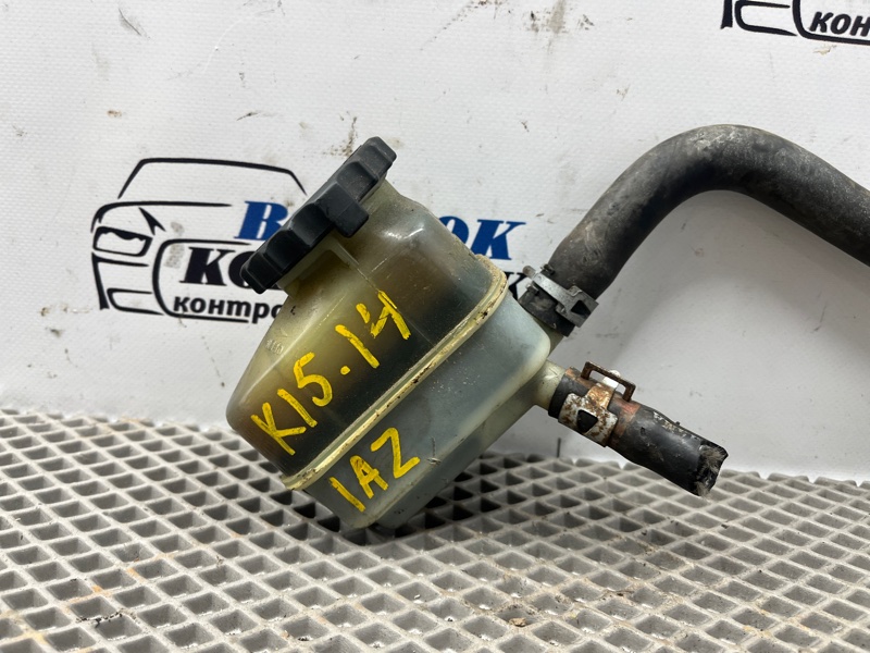 Бачок гидроусилителя Toyota Isis 2005 ANM15W 1AZ-FSE