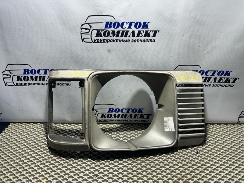 Накладка на фару Toyota Liteace KM21V 4K лев