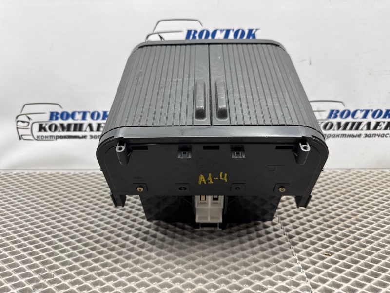 Бардачок Nissan X-Trail 2006 NT30 QR20DE