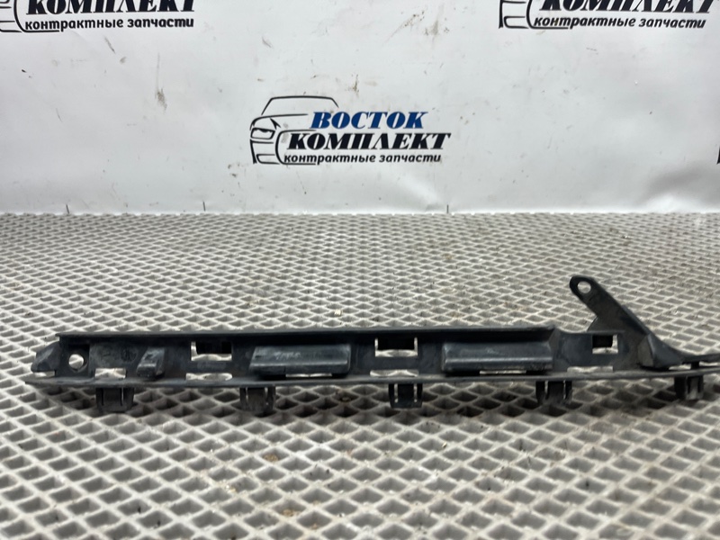 Клипса бампера BMW Z4 2003 E85 M54 зад лев