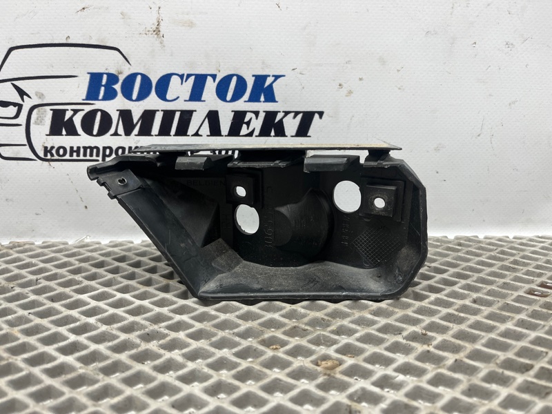 Клипса бампера Volvo S40 2005 MS68 B5254T3 перед прав