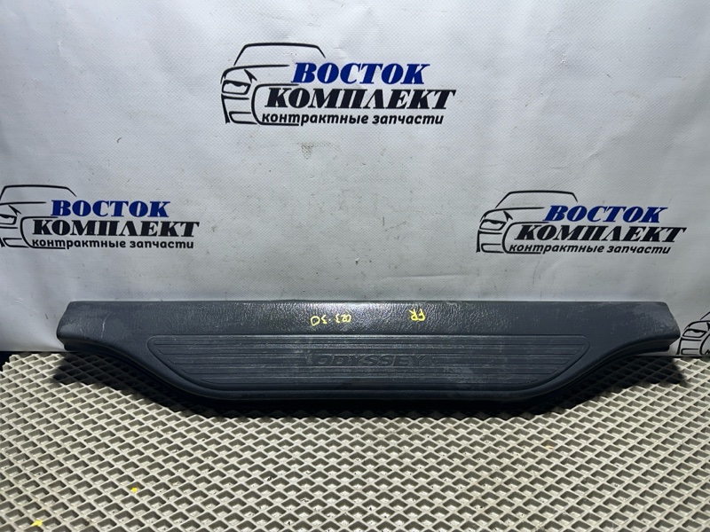 Накладка порога Honda Odyssey 2002 RA6 F23A перед прав