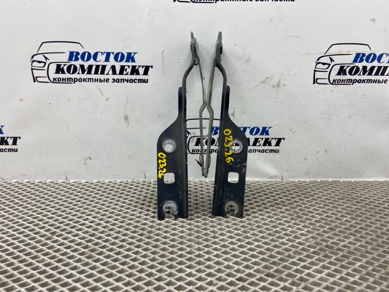 Петля капота Volkswagen Golf 2017 5G1 CHHA