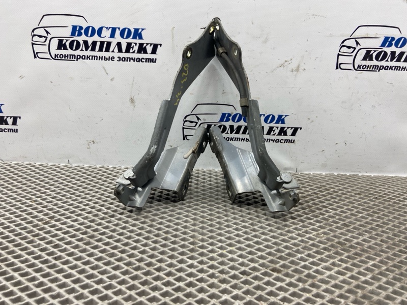 Петля капота Nissan Serena C25 MR20DE