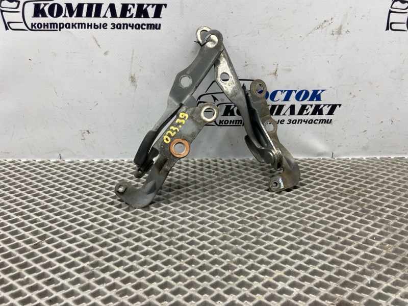 Петля капота Toyota Gaia SXM15G 3S-FE