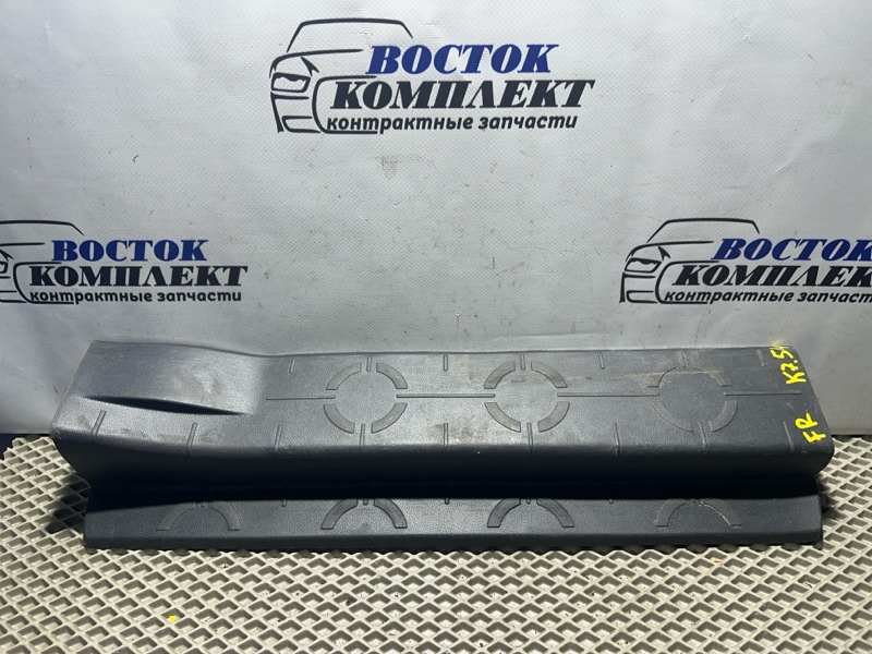 Накладка порога Mitsubishi Delica CV5W 4B12 перед прав