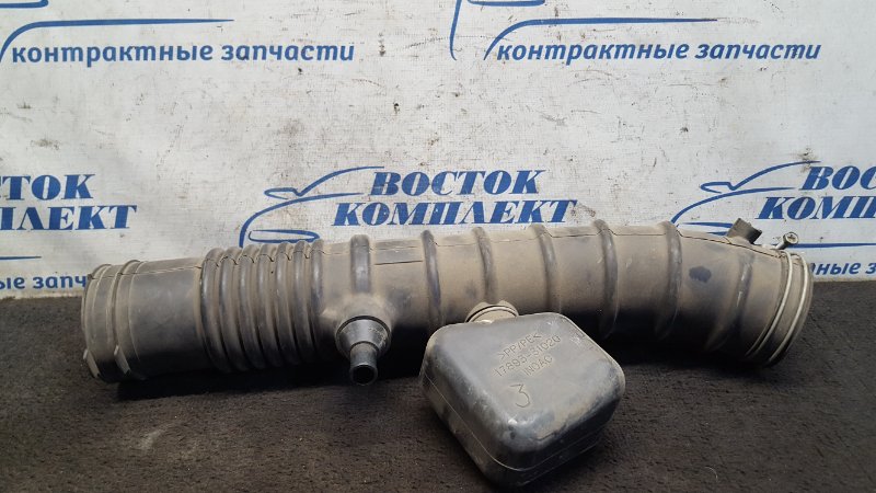 Патрубок воздушного фильтра Toyota Mark X GRX120 4GR-FSE