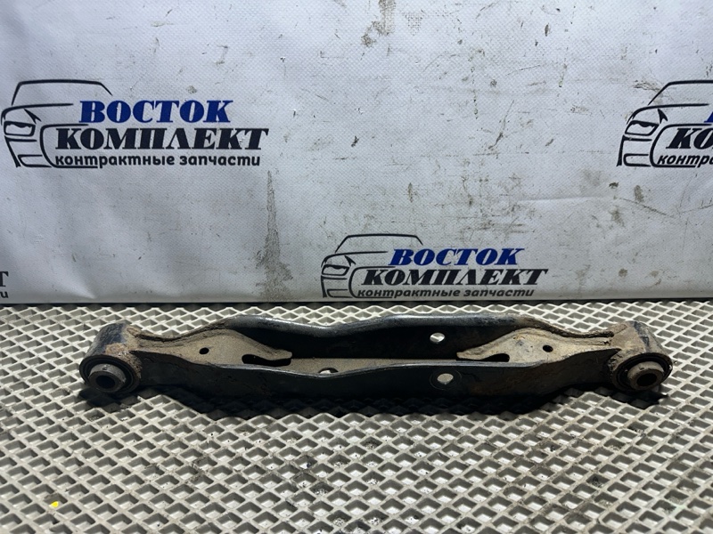 Рычаг подвески Nissan Serena NC26 MR20DD зад прав