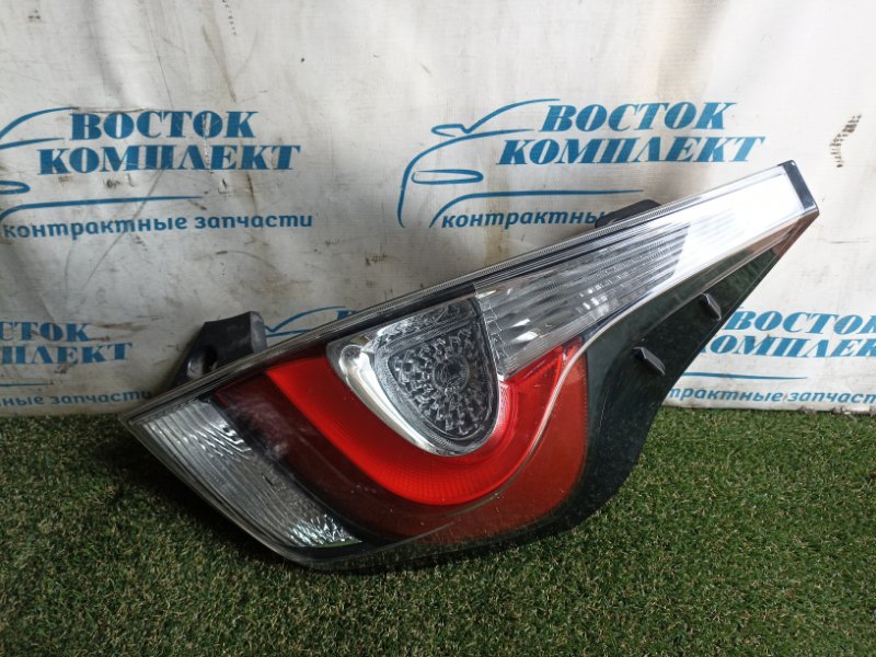 Фонарь стоп-сигнала Toyota Aqua NHP10 1NZ-FXE прав