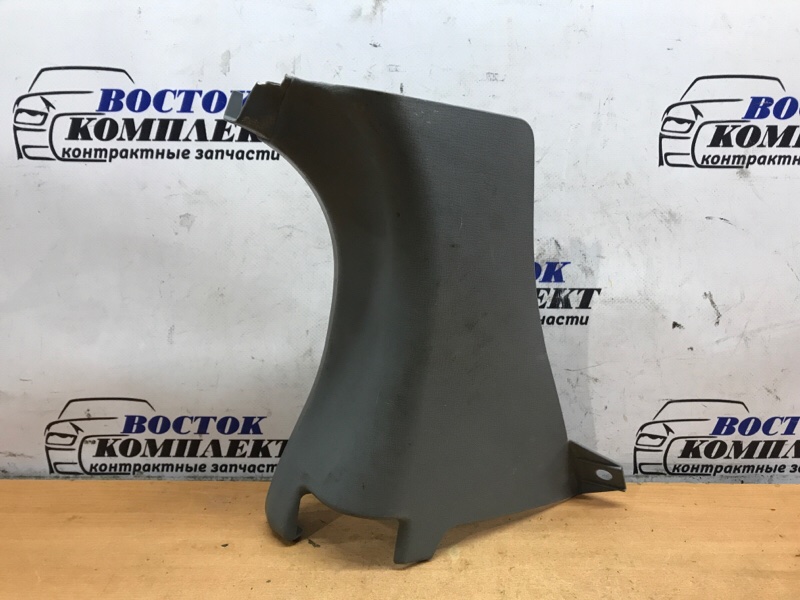 Обшивка стойки кузова Mitsubishi Dion CR6W 4G94 перед прав