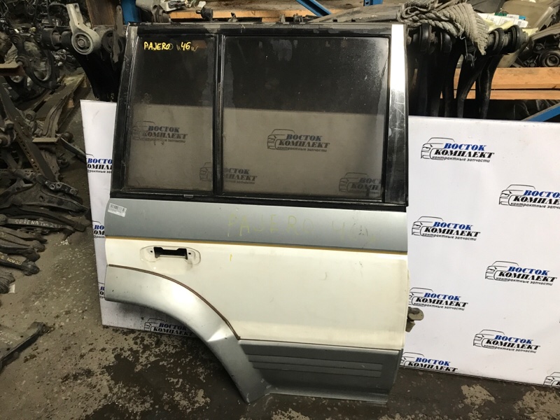 Дверь боковая Mitsubishi Pajero 1995 V46W 4M40 зад прав
