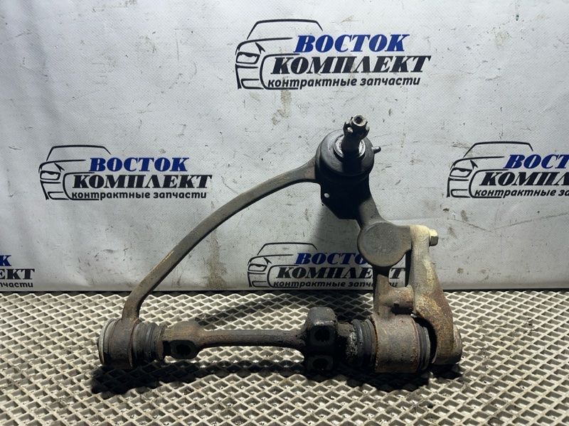 Рычаг подвески Toyota Hiace KZH106W 1KZ-TE перед прав