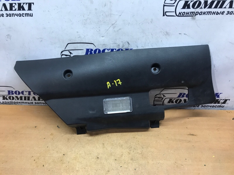 Накладка в салоне Volvo V70  B5254T прав