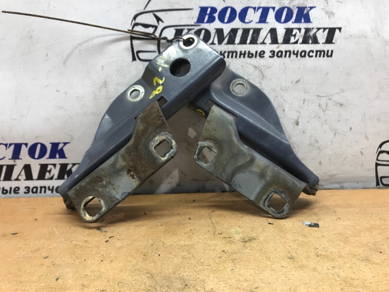 Петля капота Nissan Sunny FB15 QG15DE