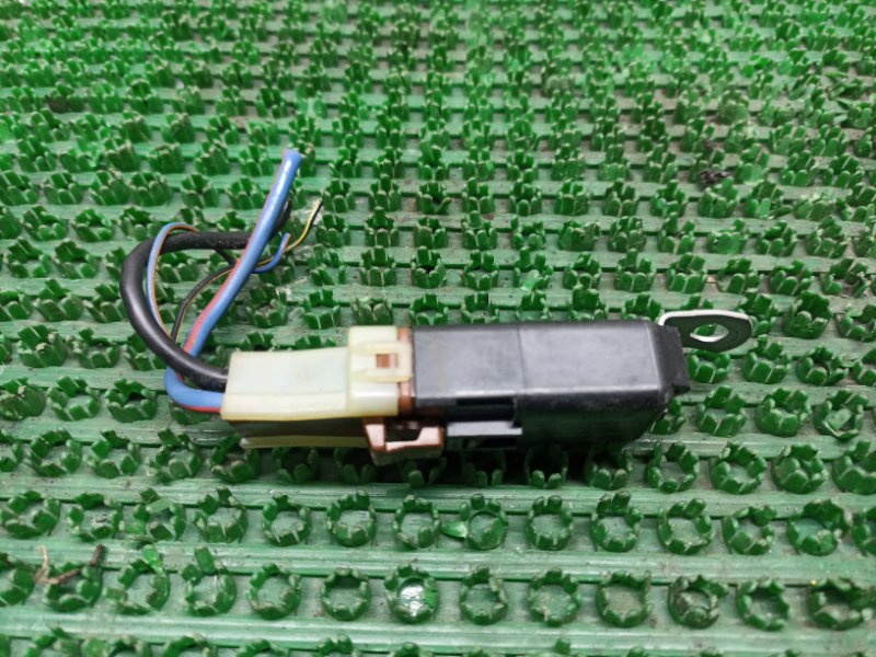 Реле вентилятора печки Honda Odyssey 1999 RA4 F23A