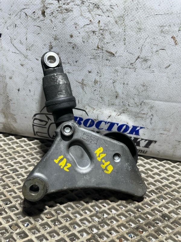 Ролик натяжной приводного ремня Toyota Voxy AZR60 1AZ-FSE