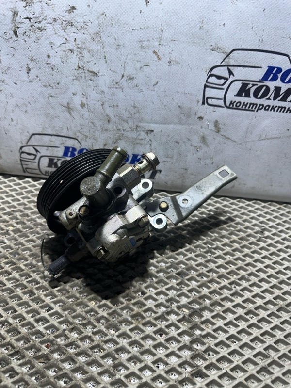 Насос гидроусилителя Mazda MPV LW3W L3-DE