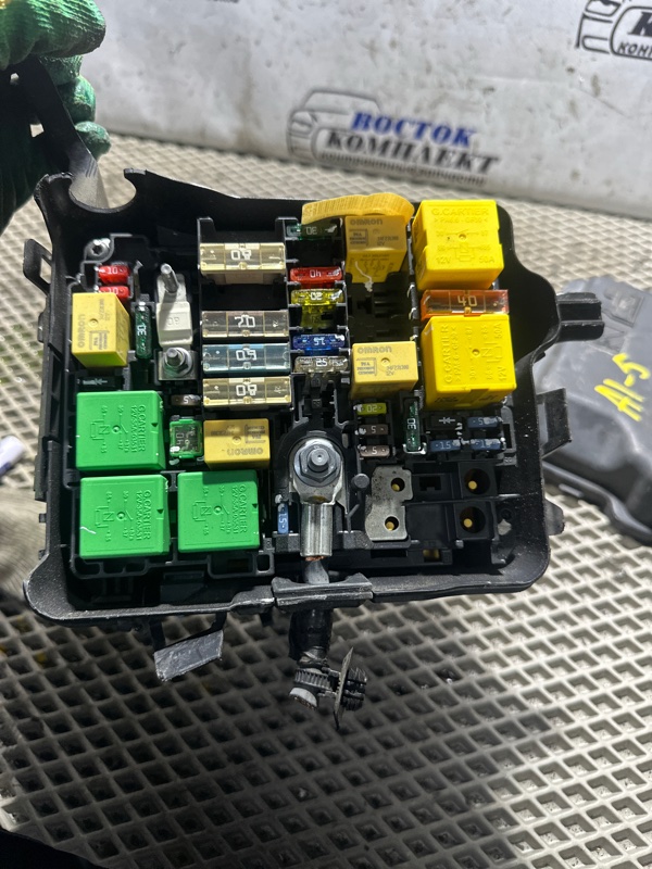 Блок предохранителей Peugeot 208 2013 A9 EP6C
