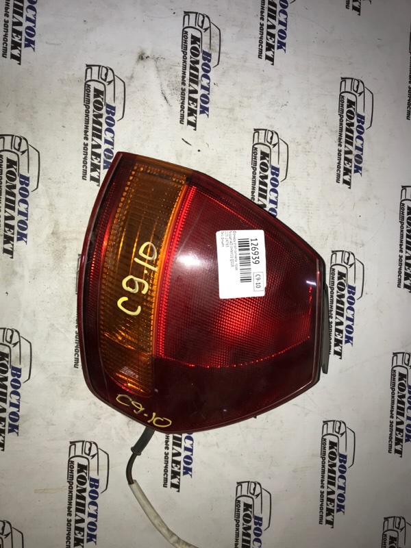 Фонарь стоп-сигнала Nissan AD VHNY11 QG18 прав