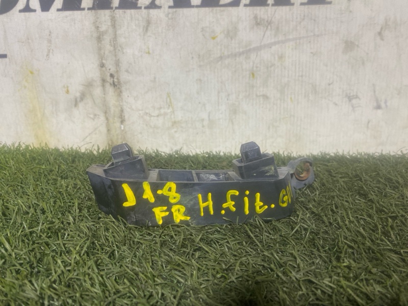 Клипса бампера Honda Fit 2005 GD1 L13A перед прав