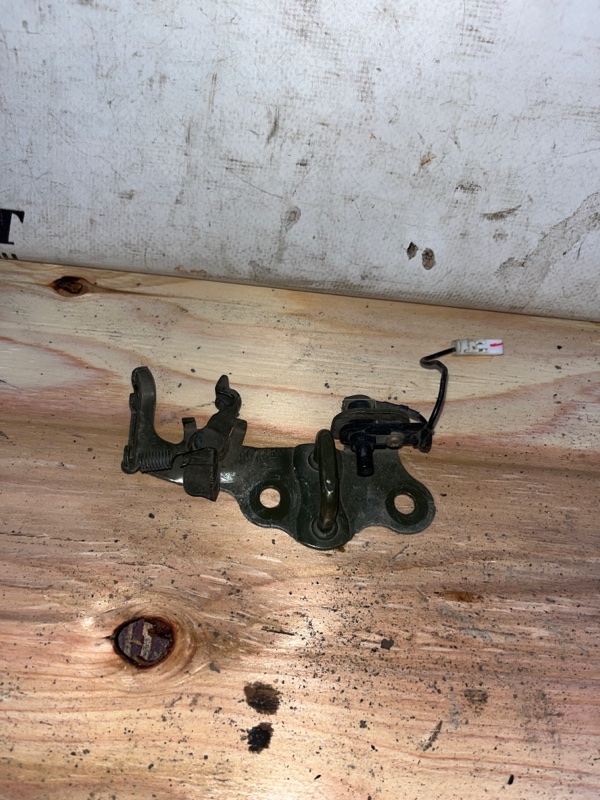 Петля крышки багажника Kia spectra 2007 SD S6D