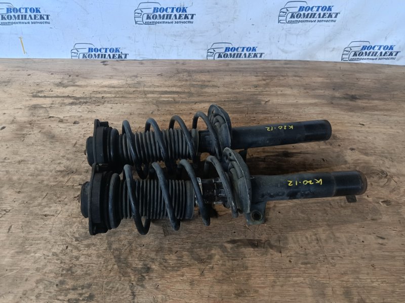 Стойка подвески Volkswagen Golf  CAXA перед