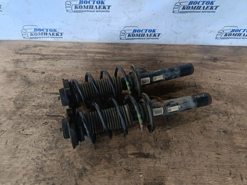 Стойка подвески Volkswagen Golf WVWZZZ CBZ перед