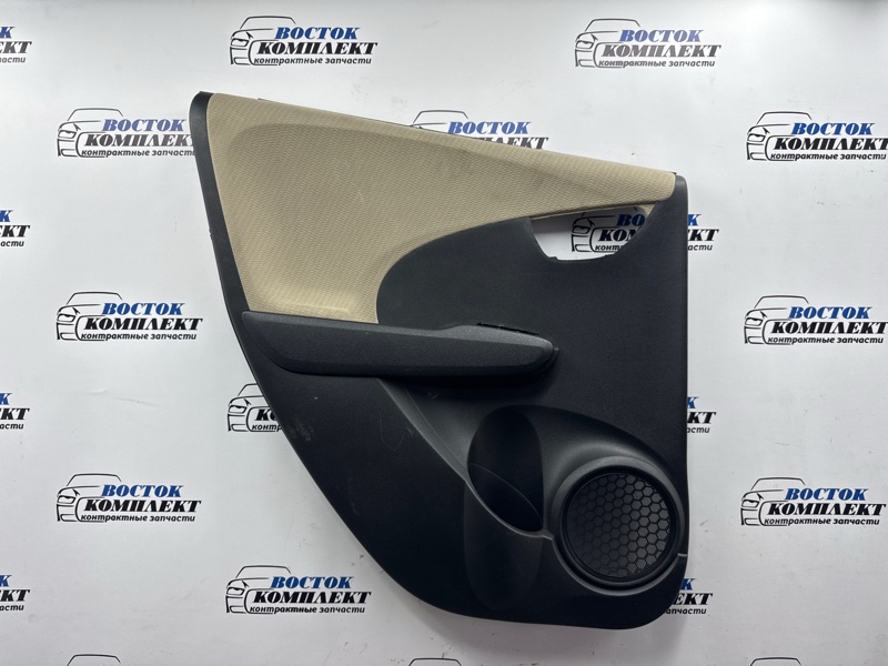 Обшивка двери Honda Fit 2011 GP1 LDA зад лев