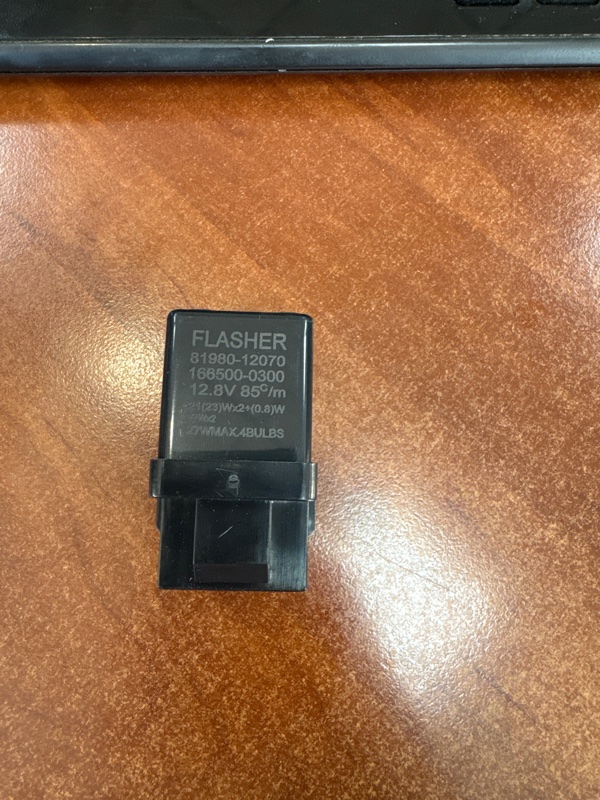 Реле поворотов Toyota Hiace Regius 1999 RCH47W 3RZ-FE