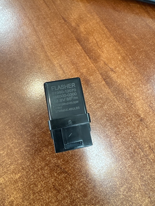 Реле поворотов Toyota Estima Lucida 1999 TCR20 2TZ-FE