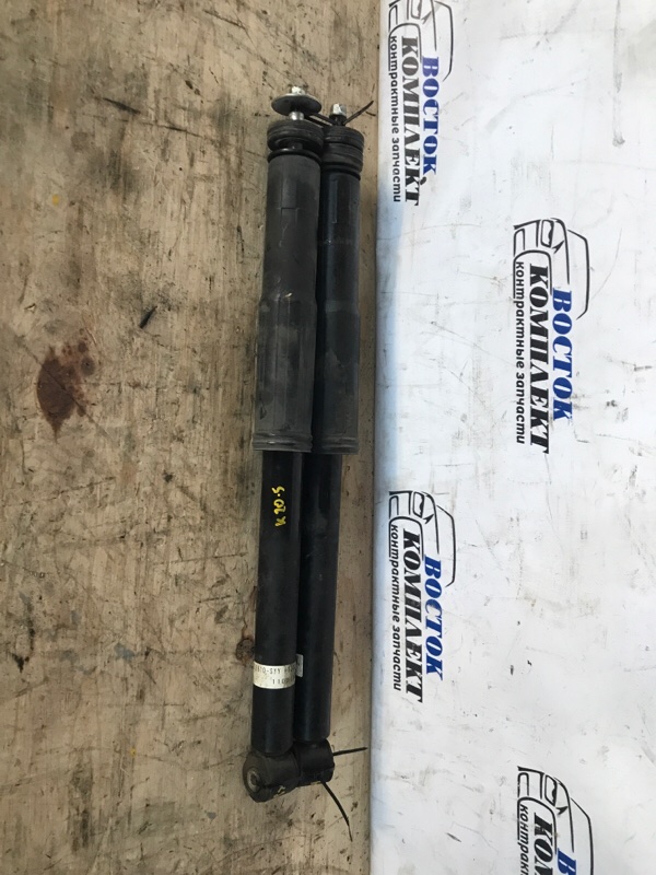 Амортизатор подвески Honda Freed GB3 L15A зад