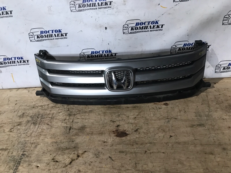 Решетка радиатора Honda Freed Spike GB3 L15A