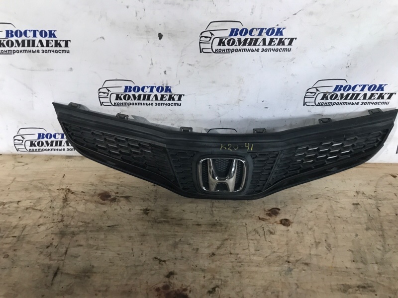 Решетка радиатора Honda Fit GE6 L13A