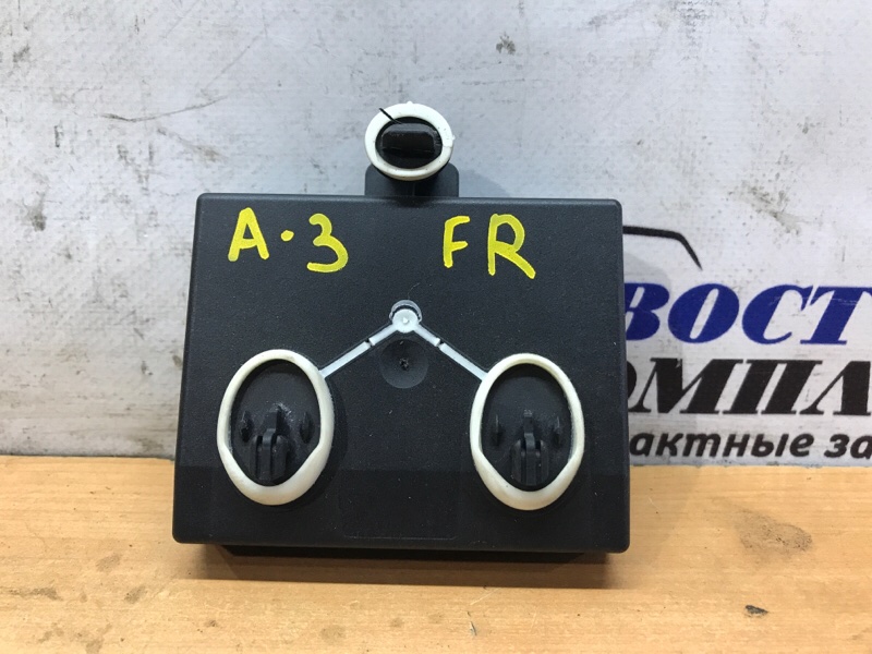 Блок управления дверьми Audi A6 WAVZZZ4F67N023003 AUK