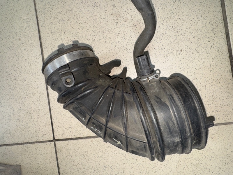 Патрубок воздушного фильтра Honda Edix 2008 BE3 K20A