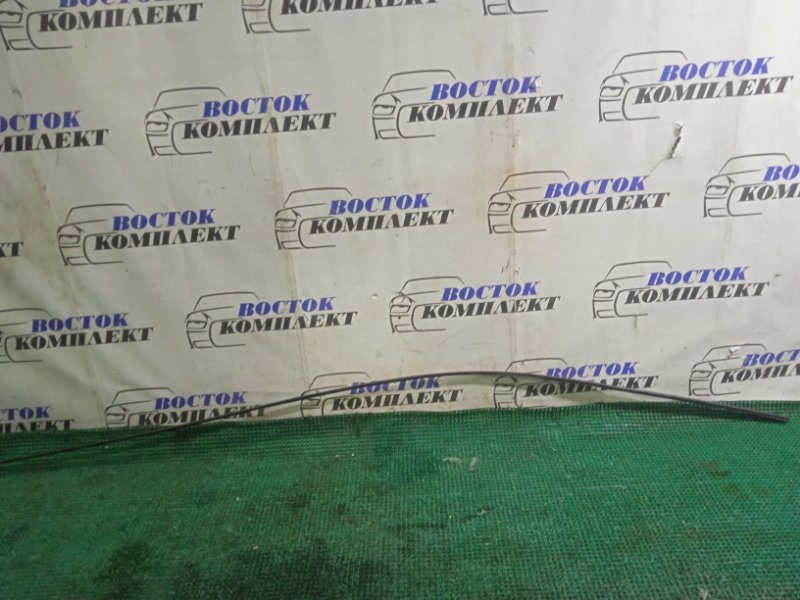 Молдинг крыши Honda Stream RN6 R18A лев