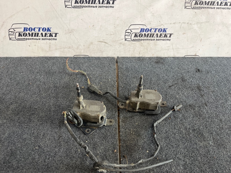 Привод дворников фар Nissan Safari VRGY60 TD42