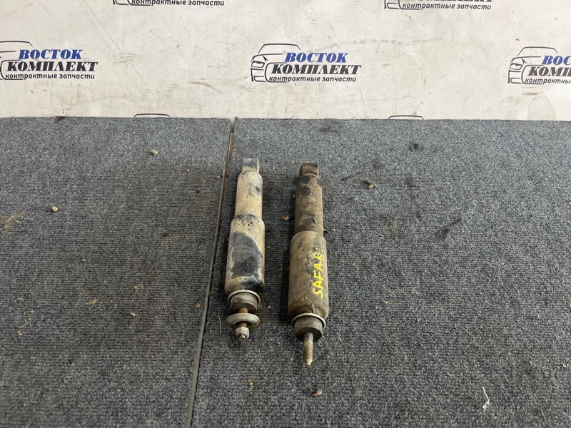 Амортизатор Nissan Safari VRGY60 TD42 перед