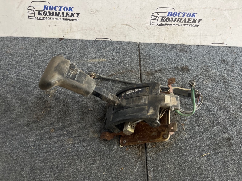 Рычаг переключения КПП Nissan Safari VRGY60 TD42