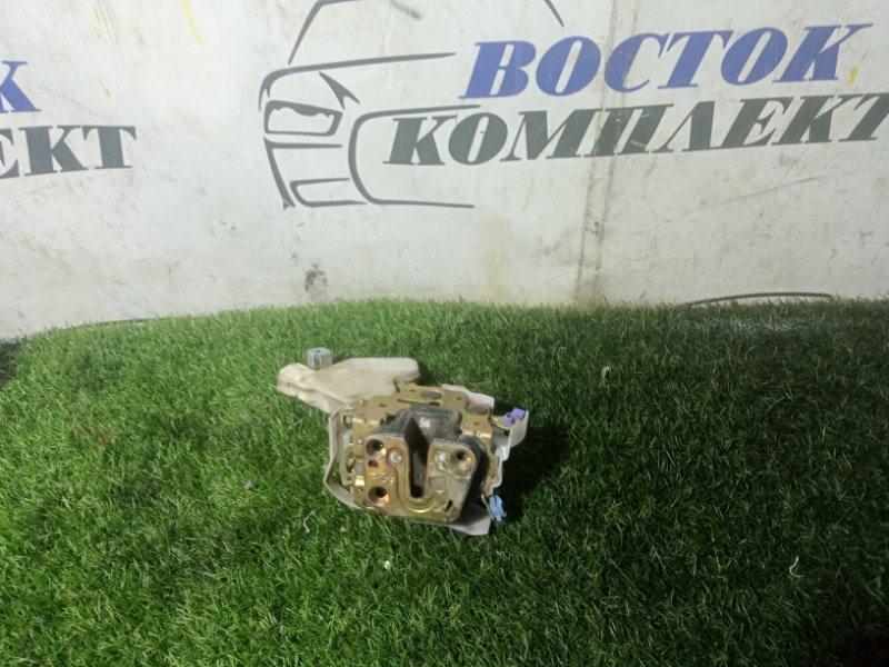 Замок дверной Nissan X-Trail NT30 QR20DE перед прав
