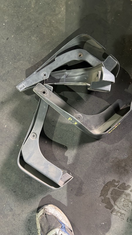 Брызговик Daihatsu Storia M101S K3-VE