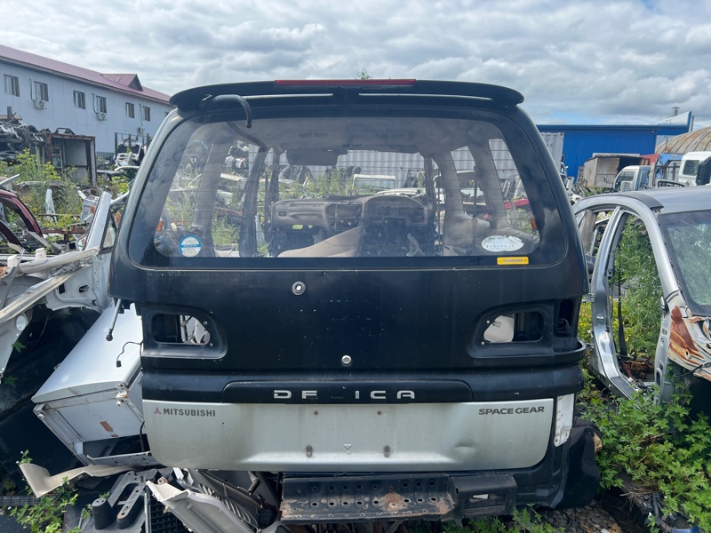 Дверь задняя багажника Mitsubishi Delica PD8W 4M40-T