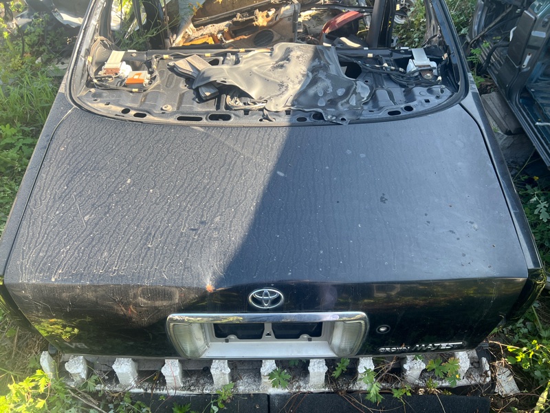 Крышка багажника Toyota Crown Majesta JZS155 2JZ-GE