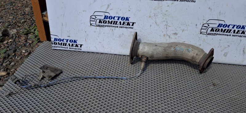 Труба приемная глушителя Mazda MPV LY3P L3-VE