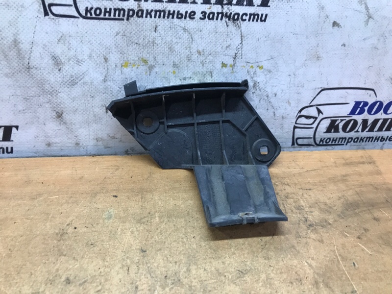 Клипса бампера Audi TT TRUZZZ BVR зад лев