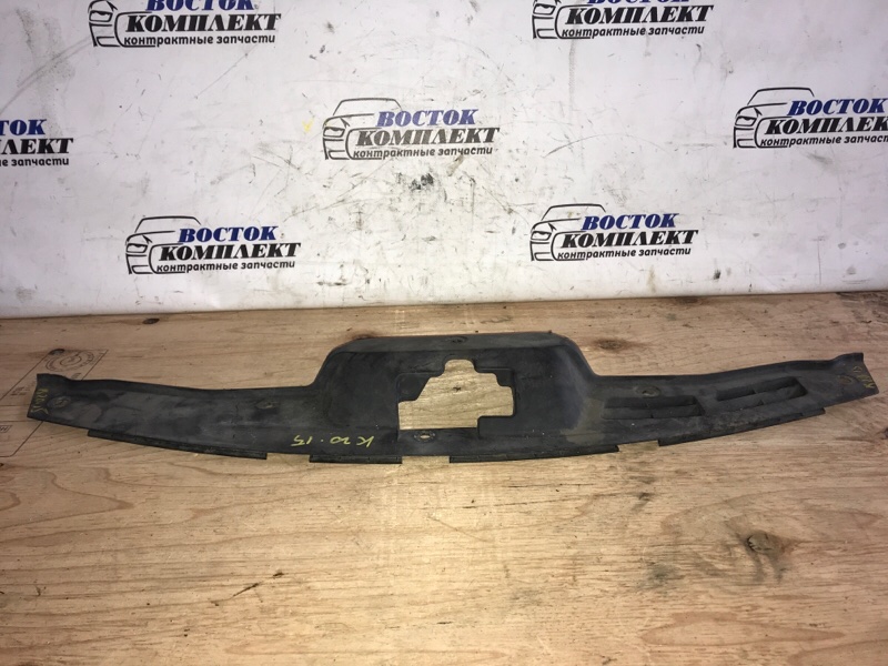 Накладка на рамку радиатора Honda Fit Shuttle GP2 LDA